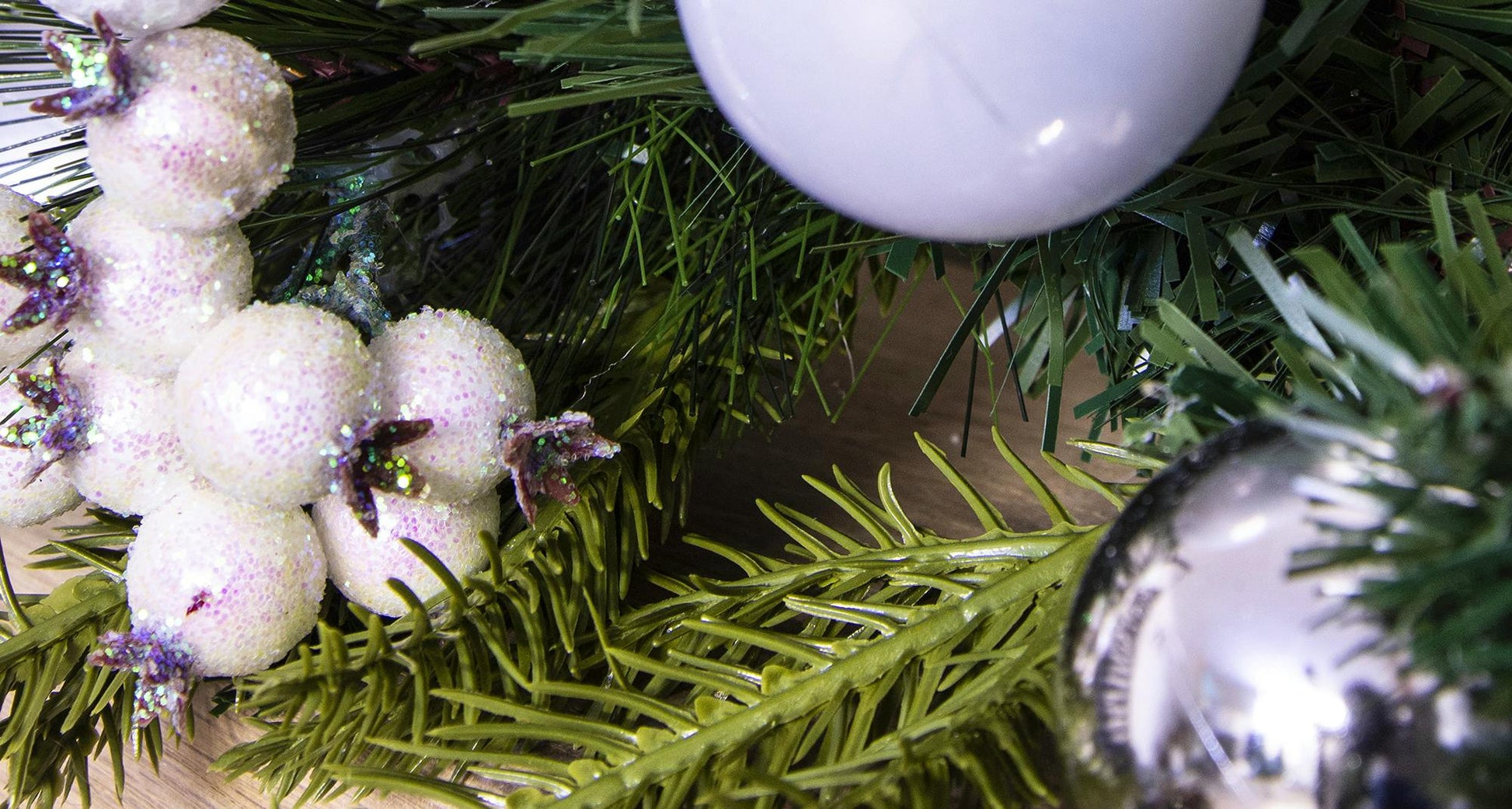 180cm Decorated Mixed Pine Garland with Baubles Berries & Bows