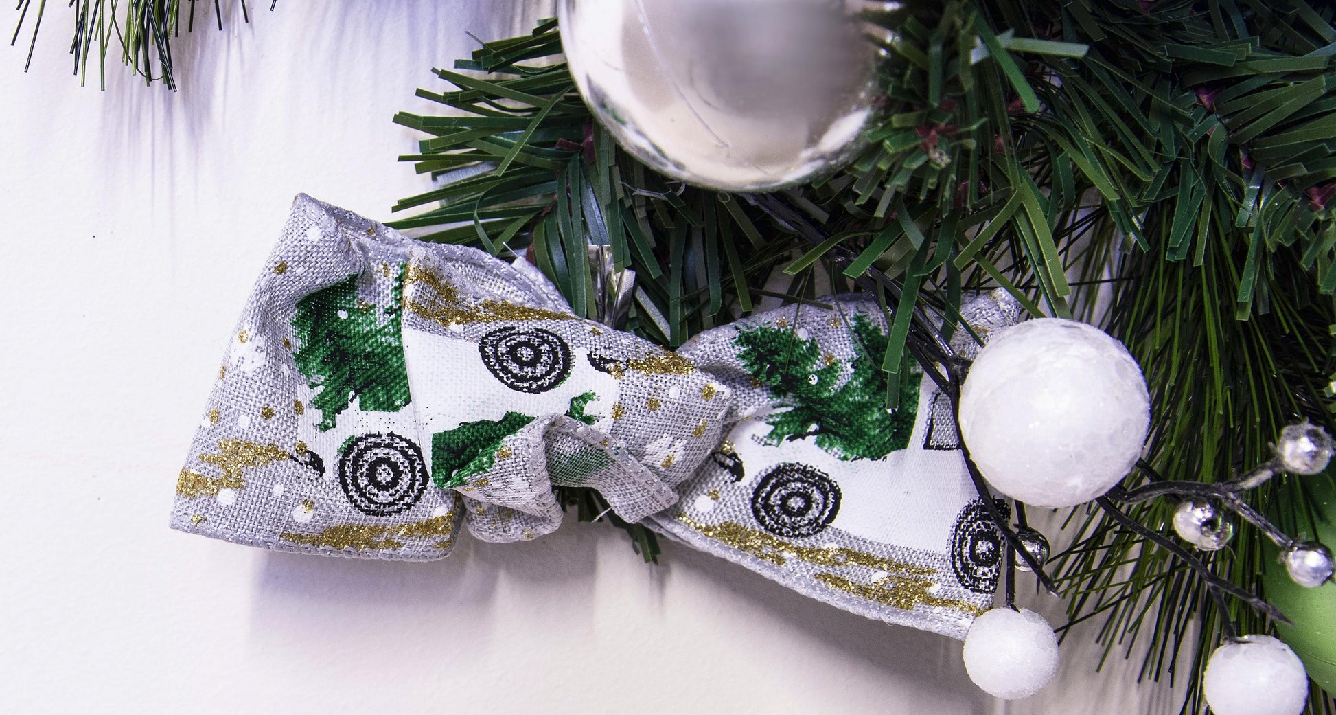 180cm Decorated Mixed Pine Garland with Baubles Berries & Bows