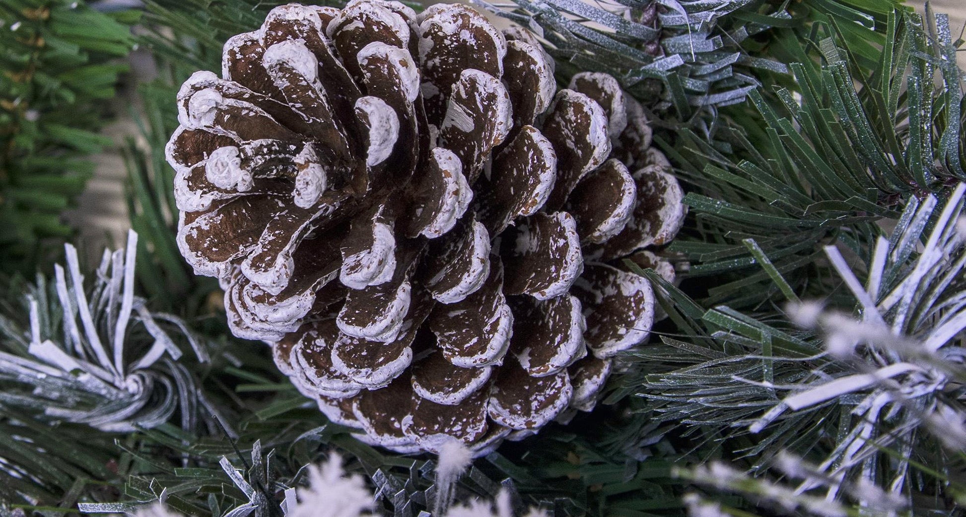180cm Flocked Decorated Mixed Pine Garland with Pine Cones
