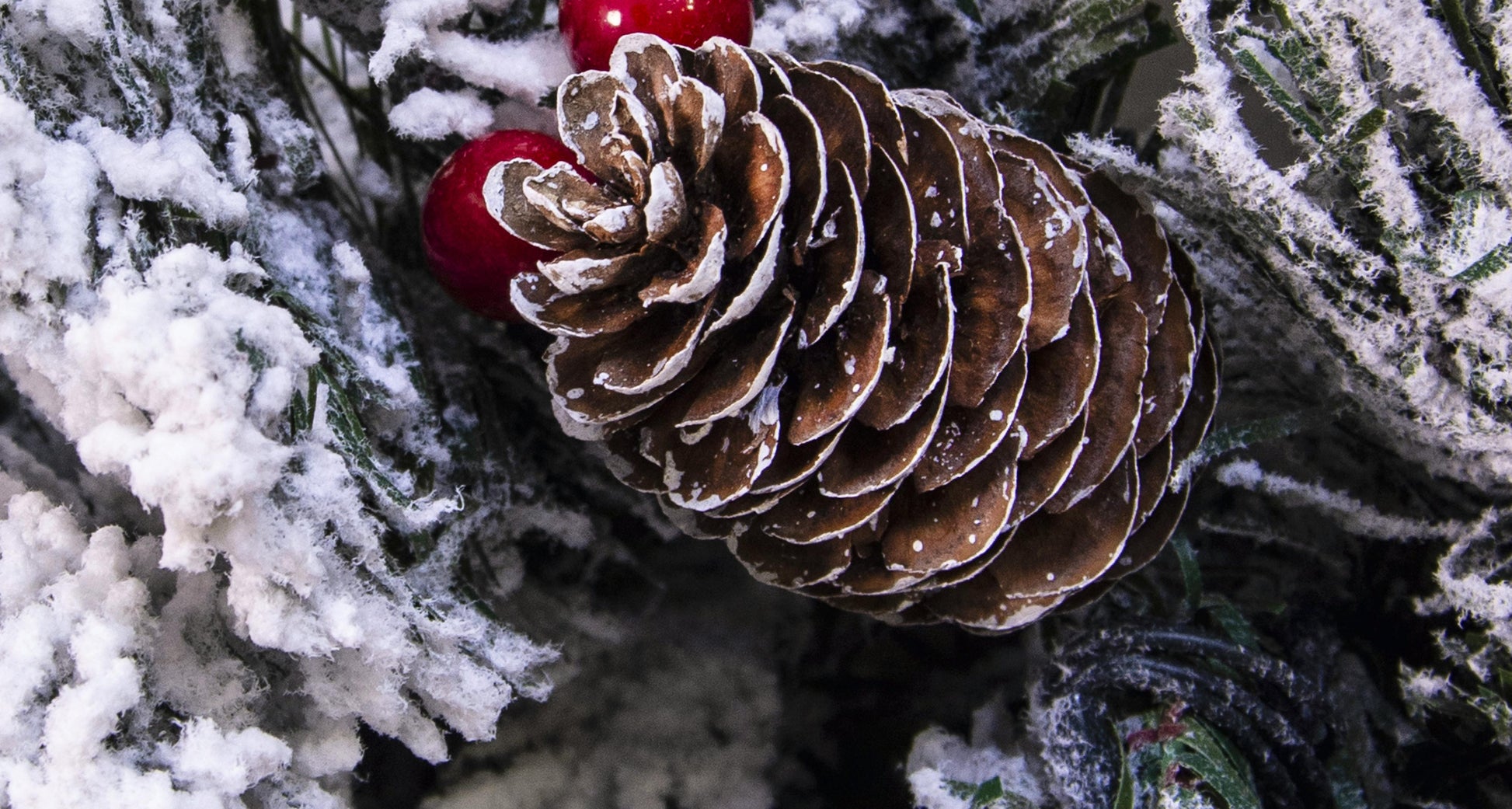 The 270cm Snowy Alpine Garland