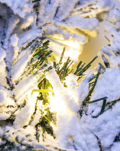 The Pre-lit Connectable 270cm Snowy Alpine Garland