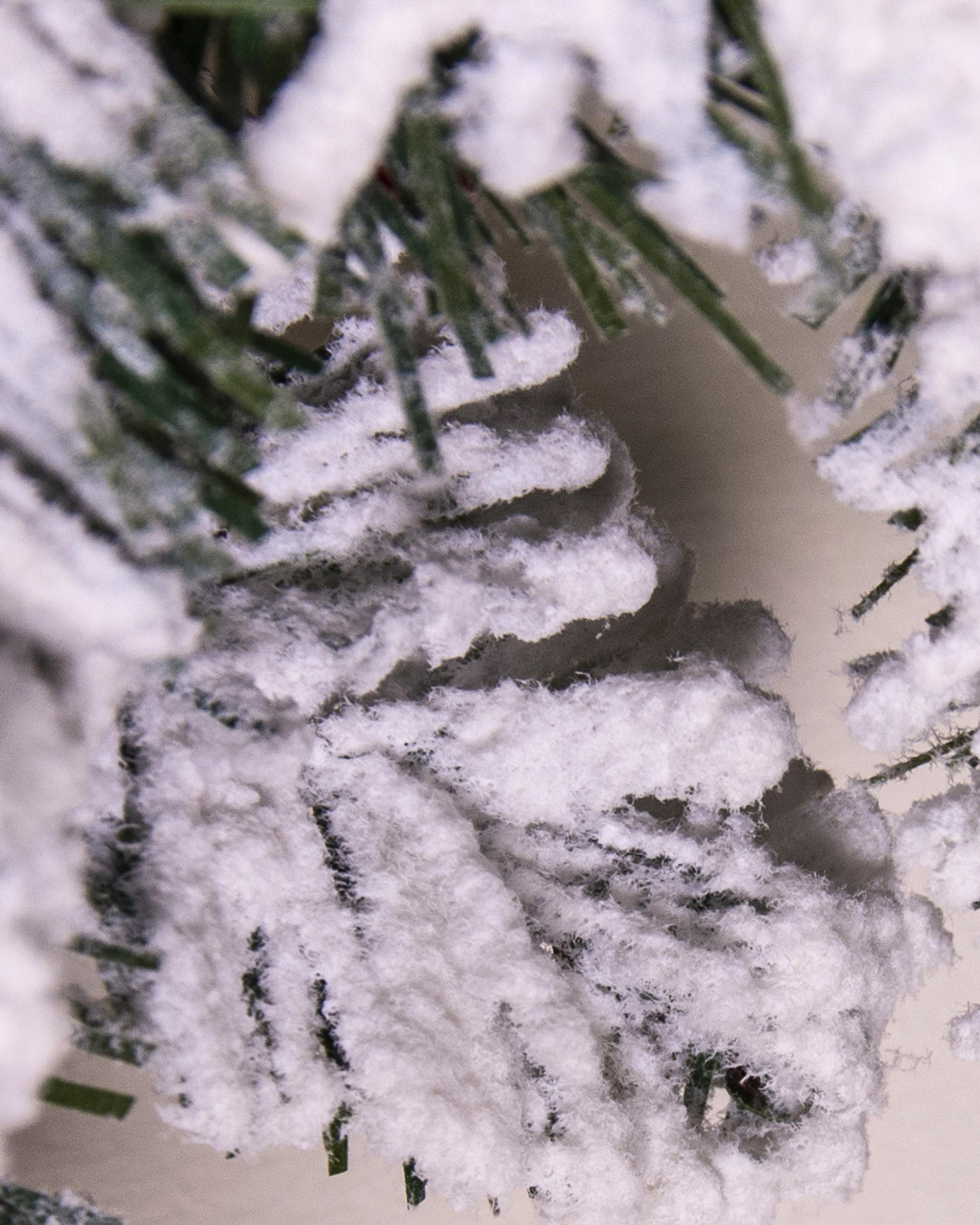 The Pre-lit Connectable 270cm Snowy Alpine Garland