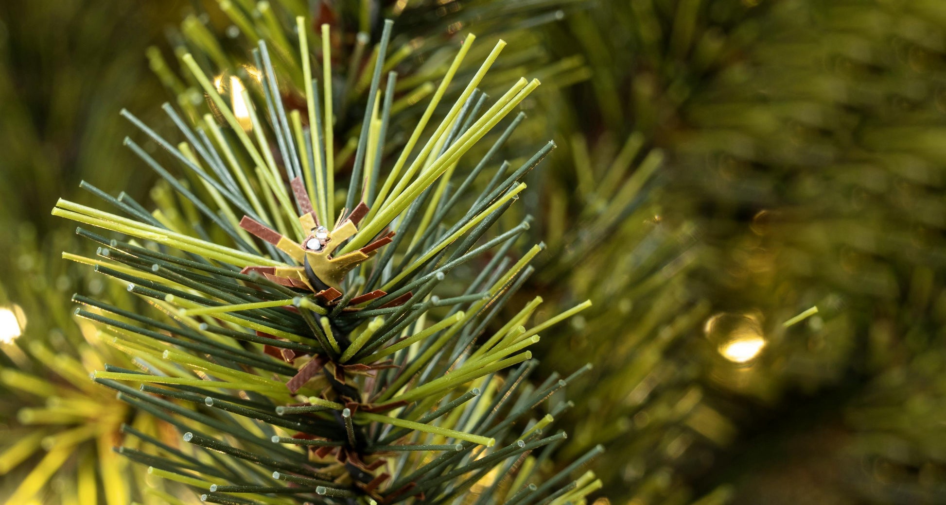 The Pre-lit Matterhorn Pine - Warm White (5ft to 8ft)