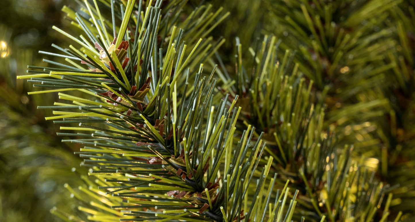 The Pre-lit Matterhorn Pine - Warm White (5ft to 8ft)