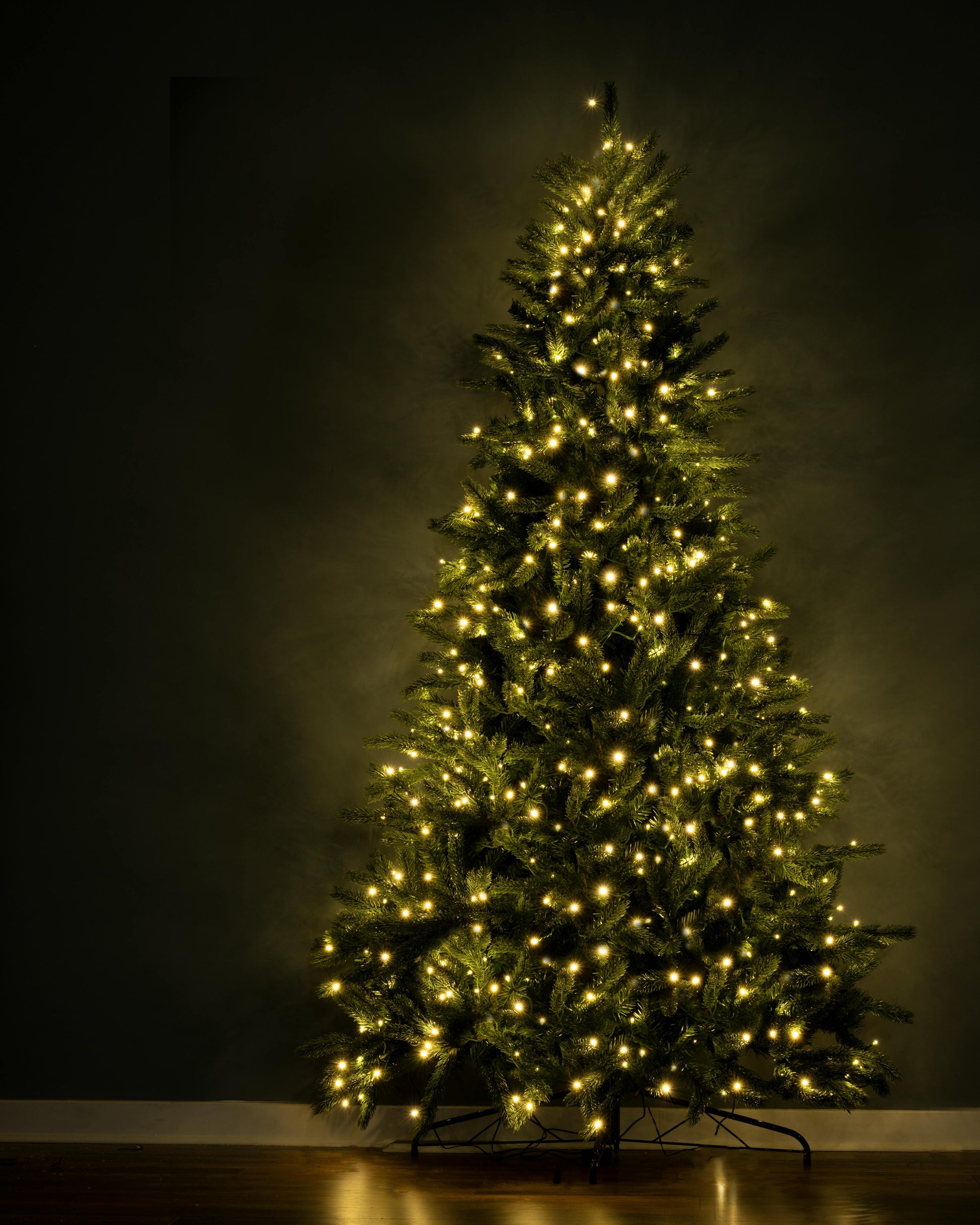 The 4ft Pre-lit Ultra Devonshire Half Tree Warm White Lights